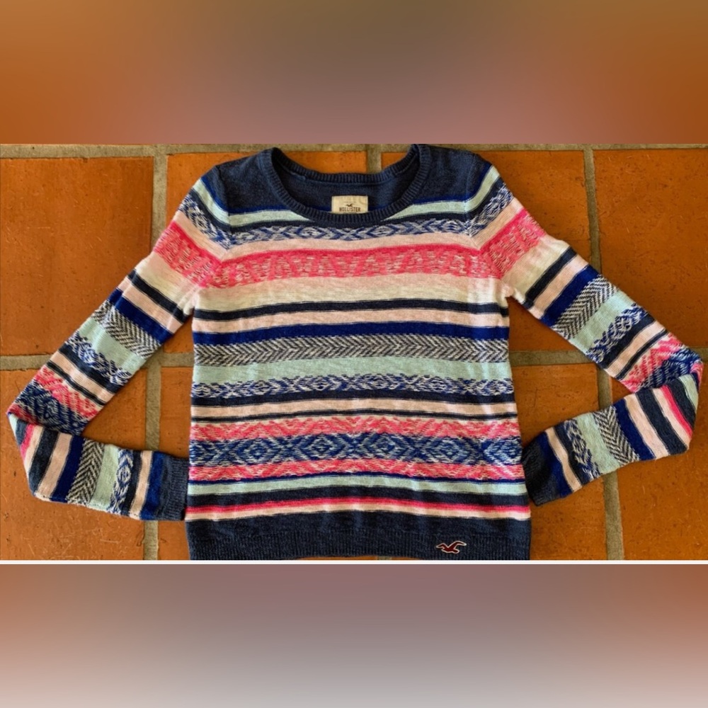 Hollister Sweater Colorful Pattern Women’s Size S Top Shirt